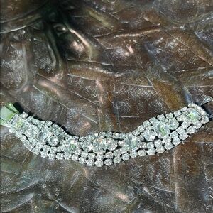 Elegant Silver Crystal Bracelet. WA464